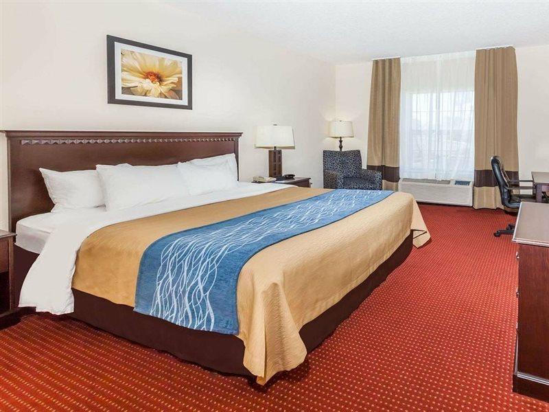 Baymont By Wyndham Decatur Hotel Exterior photo