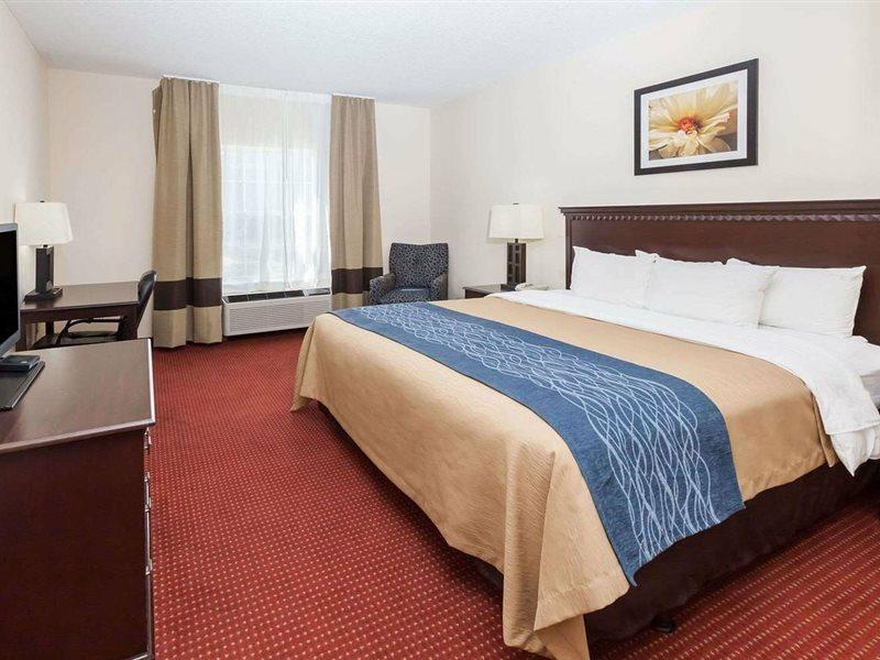 Baymont By Wyndham Decatur Hotel Exterior photo