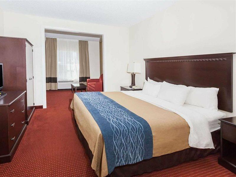 Baymont By Wyndham Decatur Hotel Exterior photo