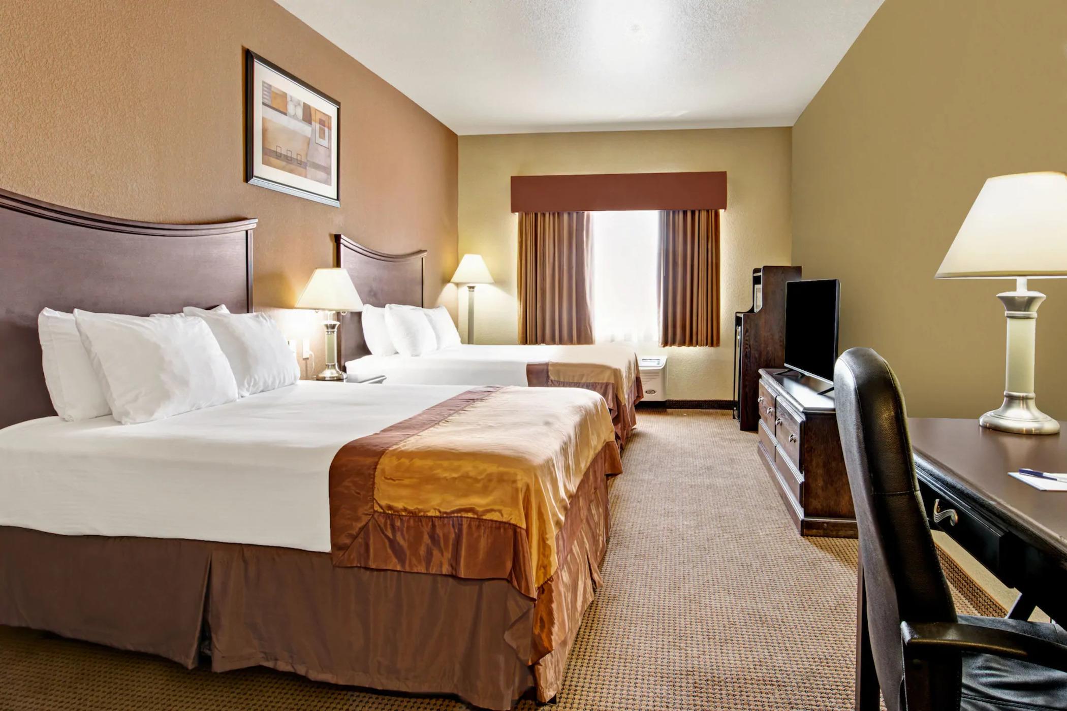 Baymont By Wyndham Decatur Hotel Exterior photo