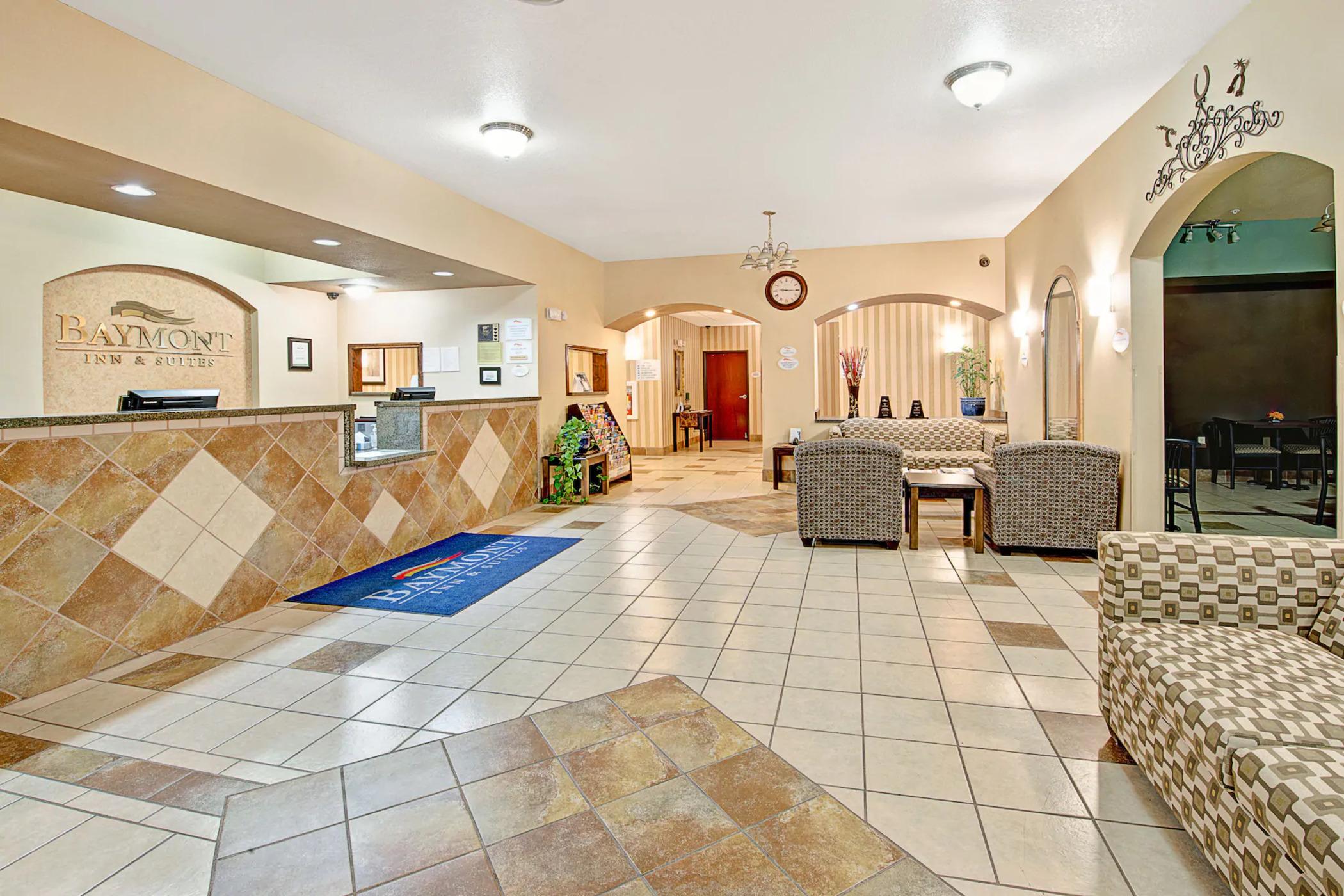Baymont By Wyndham Decatur Hotel Exterior photo