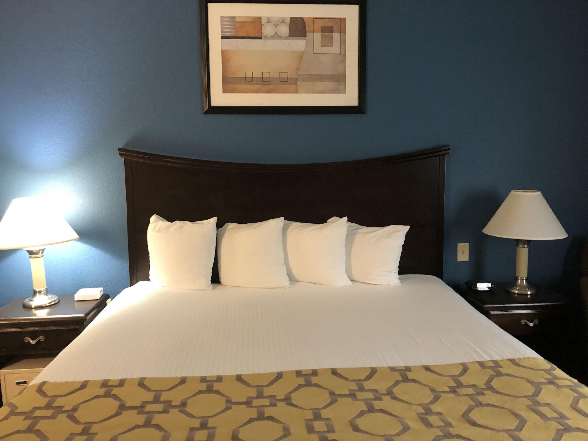 Baymont By Wyndham Decatur Hotel Exterior photo