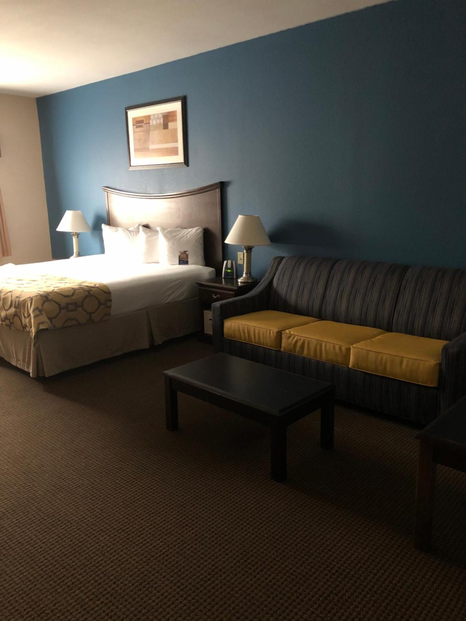 Baymont By Wyndham Decatur Hotel Exterior photo